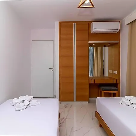 Rododafni Hotel 4*