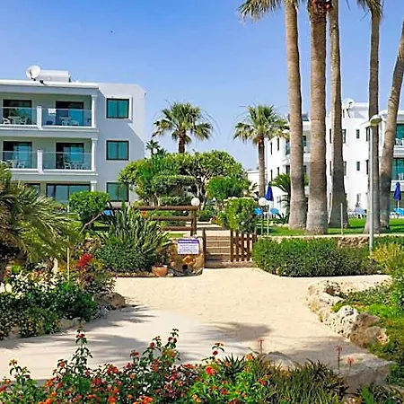 Hotel Rododafni 4*